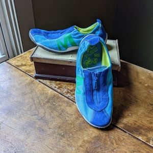 Merrell Air Cushion Sneakers. EUC. Size 6.